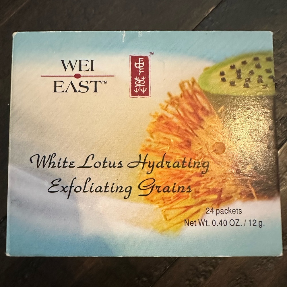Wei East White Lotus Hydrating Exfoliating grains